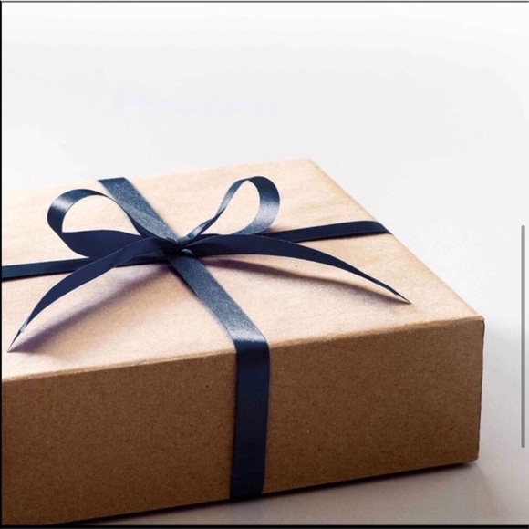 5 Item Anthropologie and Free People Mystery Box - Picture 4 of 5